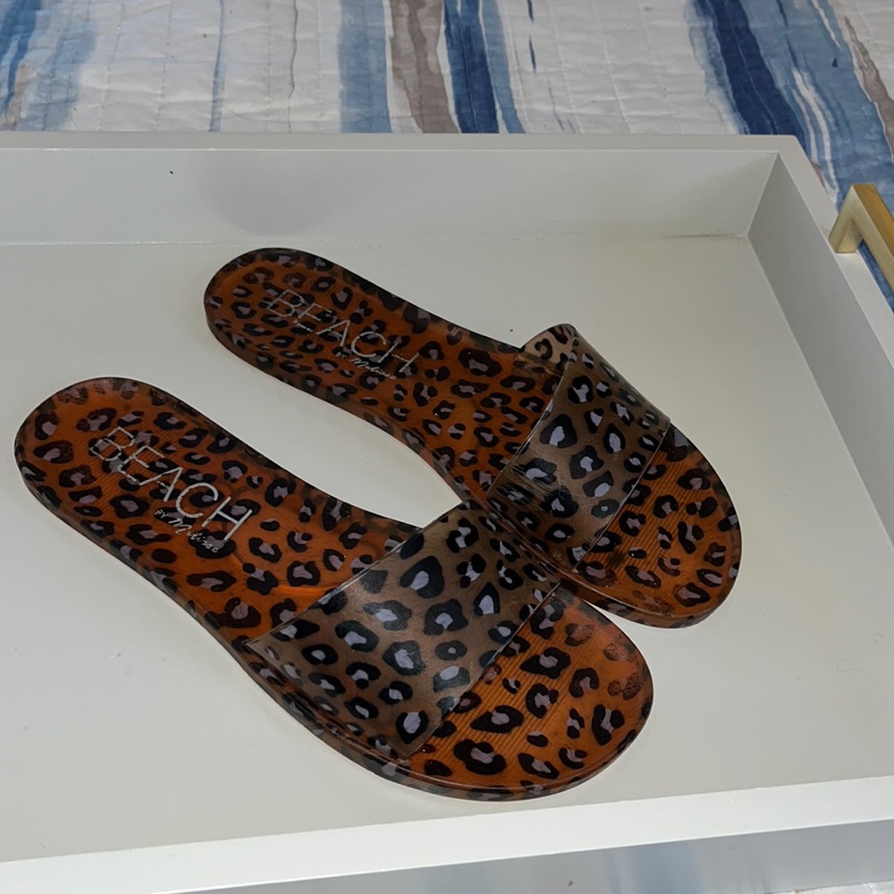 Beach by Matisse leopard print jelly sandals